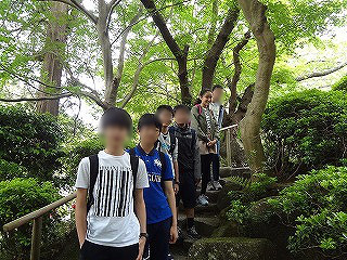 報国寺庭園で勢揃い 報国寺庭園で勢揃い