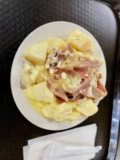 ニュージーランドで友達と食べたジャガイモやハムを使った料理