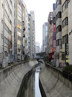 渋谷川と東横線旧線。