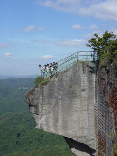 鋸山登山「地獄のぞき」
