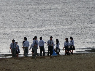 Cleaning the Makuhari beach