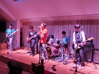 performance of the guitar club