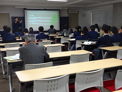 Shibuya & Makuhari students studied about Singapore together