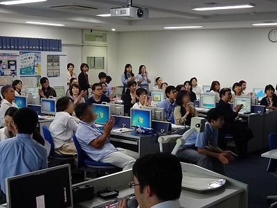 The lecture on the Internet for the parents