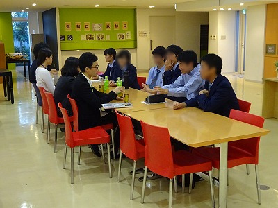 Meeting for the students' thiking about their future career