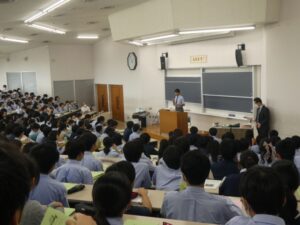 学年集会にて副委員長のあいさつ